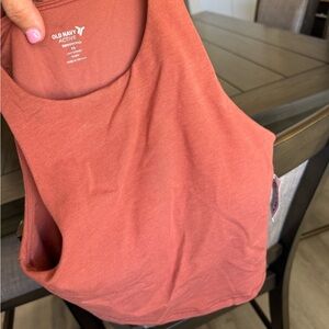NWT! Old Navy Active Powerchill Women's Crop Tank Top. Size XS. Rust Color